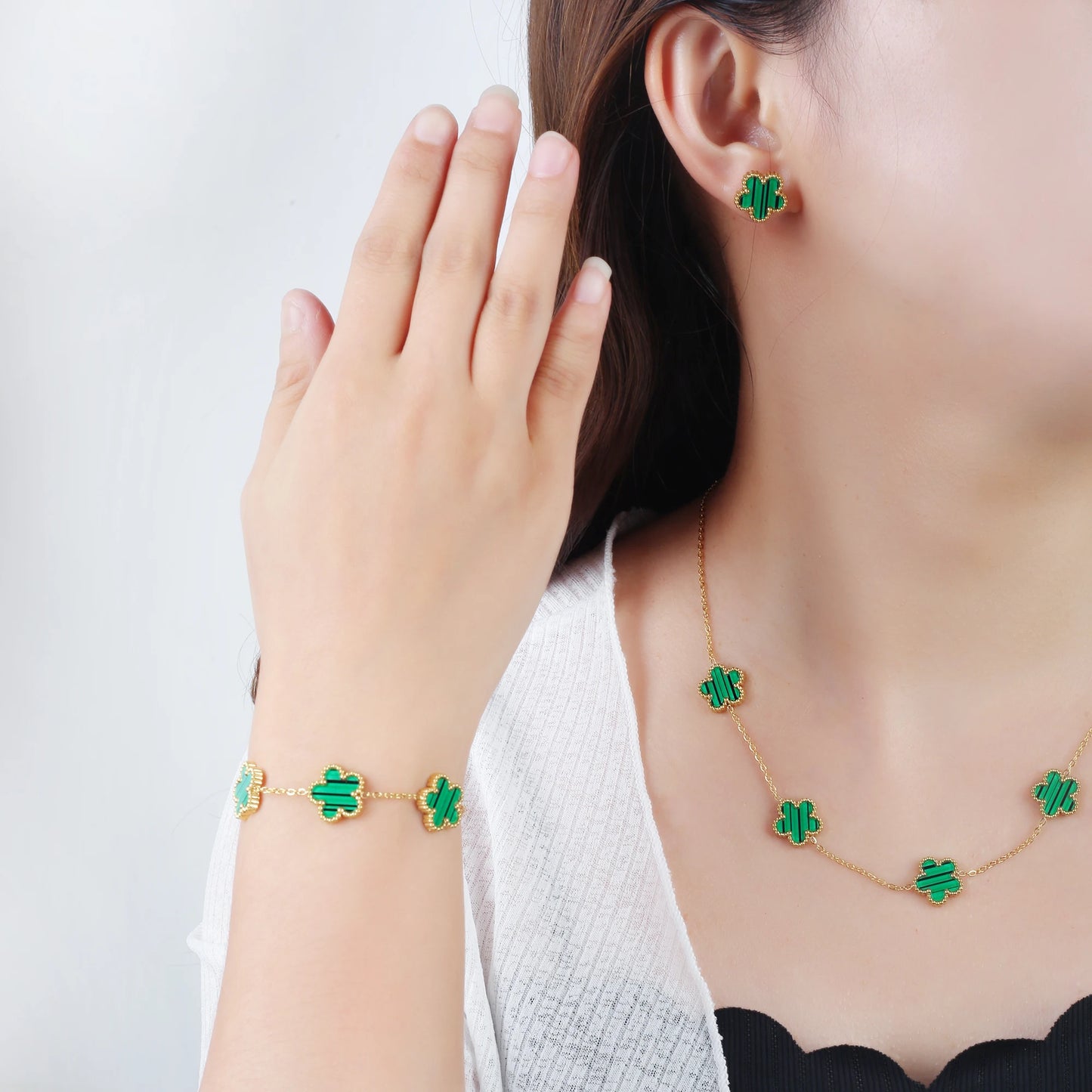 Classic Luxury Stainless Steel Bracelet β Adjustable Five-Flower Clover Design for Women, Fashion Jewelry