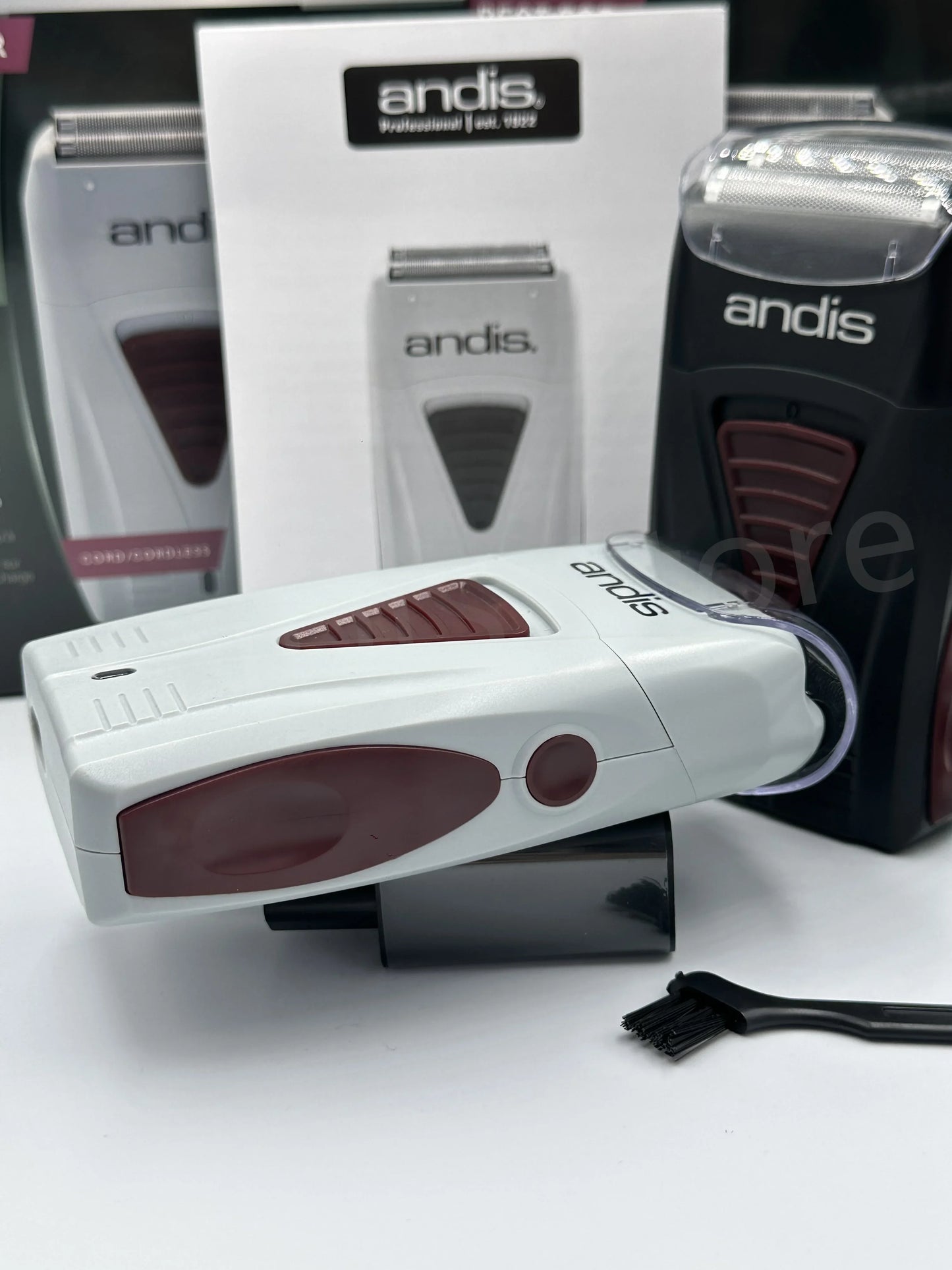 Andis Foil Lithium Titanium Cordless Shaver – Smooth Shaving Razor with Charger for Men, Bald Hair Clipper