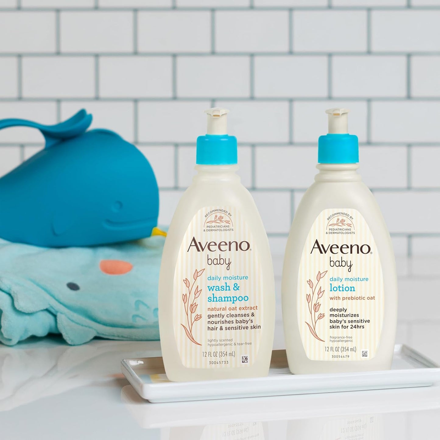 Aveeno Baby Daily Care Gift Set – 2-Piece Baby Bath & Skincare Set with Oat Extract & Prebiotic Oat, Gentle 2-in-1 Baby Wash & Shampoo + Daily Moisturizing Lotion, Hypoallergenic, Paraben-Free